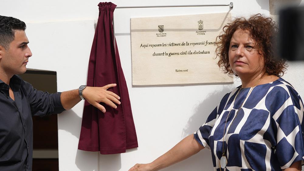 Imagen Eivissa inaugura una capilla memorial en el Cementeri Vell dedicada a...